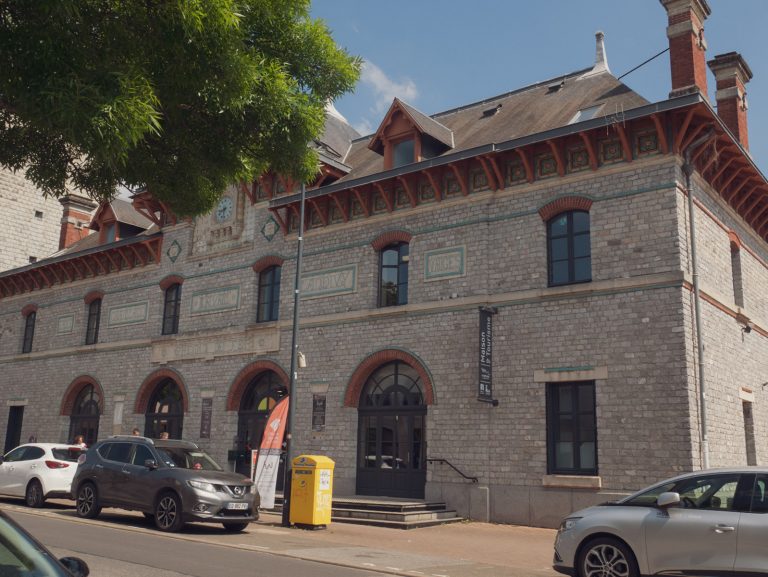 P1170772 768x577